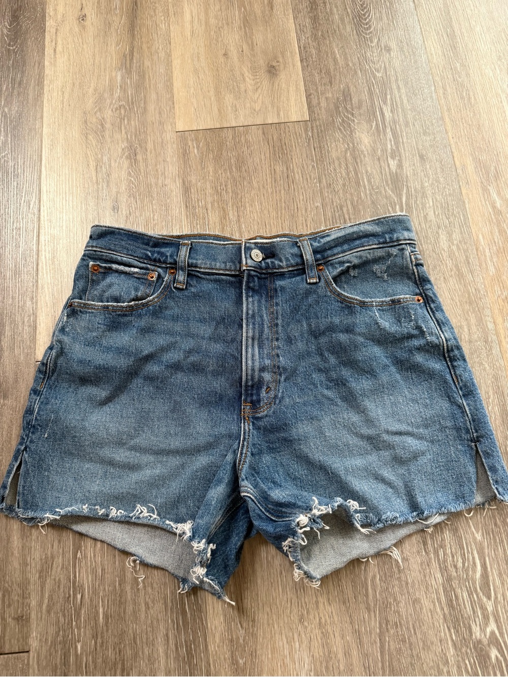Abercrombie 4inch Mom Short